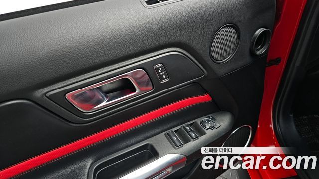 Ford Mustang 2023 — photo 17