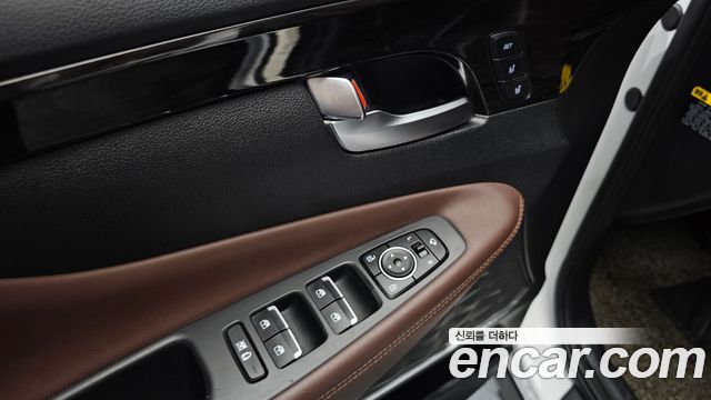 Hyundai Santafe 2019 — photo 16