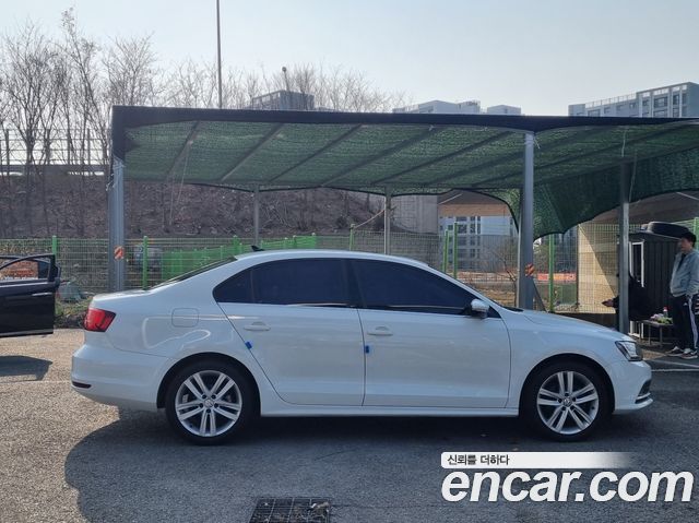 Volkswagen Jetta 2016 — photo 4