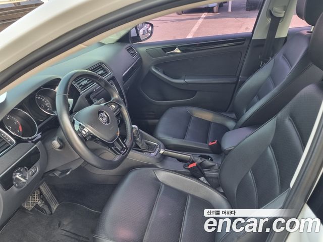 Volkswagen Jetta 2016 — photo 8