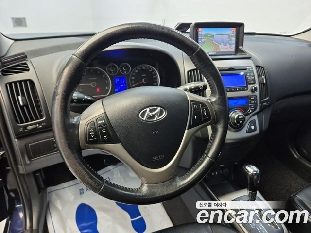 Hyundai i30 2009 — photo 9