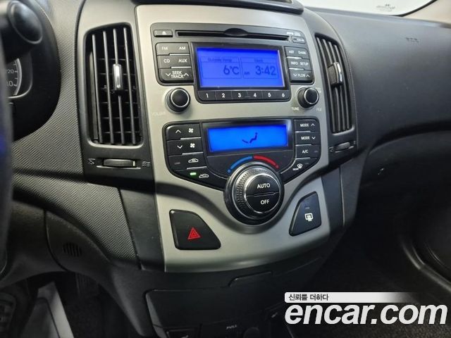 Hyundai i30 2009 — photo 17