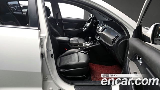 Kia Sportage 2016 — photo 11