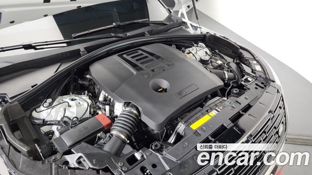 Land Rover Range Rover Velar 2025 — photo 6