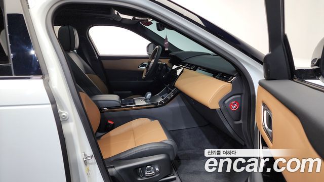 Land Rover Range Rover Velar 2025 — photo 11