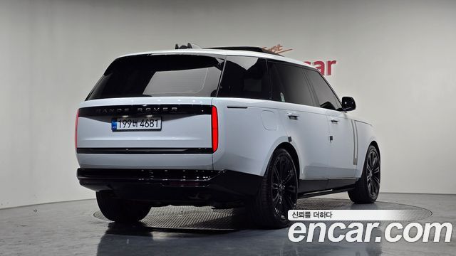 Land Rover Range Rover 2025 — photo 2