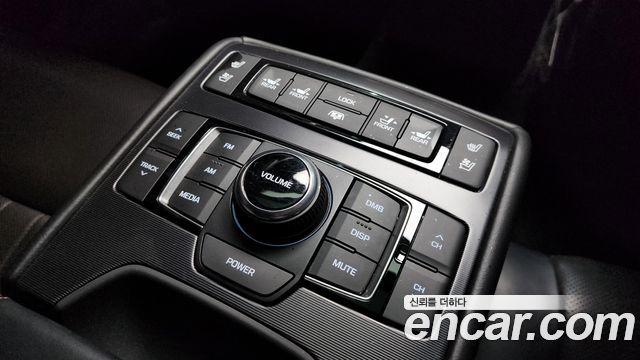 Genesis G80 2017 — photo 16