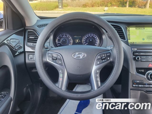 Hyundai Grandeur 2015 — photo 16