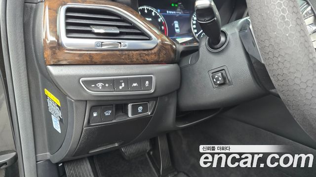 Genesis G90 2019 — photo 18