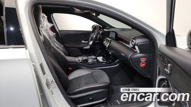 Mercedes-Benz A-Class 2021 — photo 11