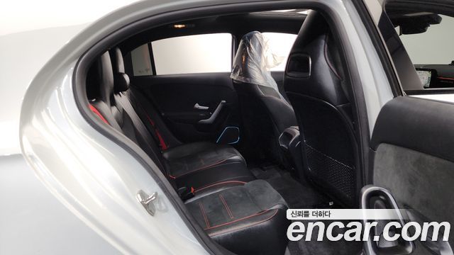 Mercedes-Benz A-Class 2021 — photo 12