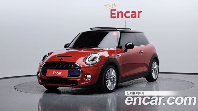 Mini Cooper 2018 — photo 1