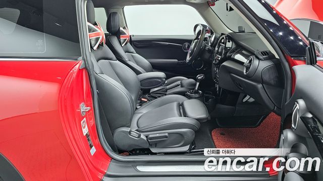 Mini Cooper 2018 — photo 10