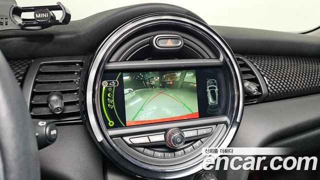 Mini Cooper 2018 — photo 16