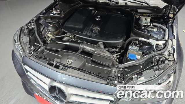 Mercedes-Benz E-Class 2016 — photo 6