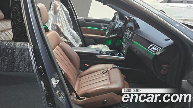 Mercedes-Benz E-Class 2016 — photo 10