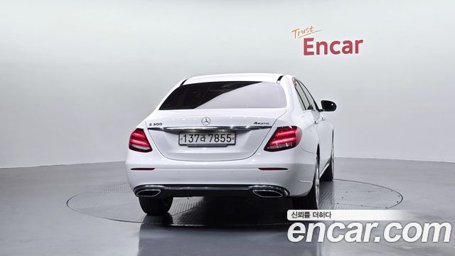 Mercedes-Benz E-Class 2020 — photo 4