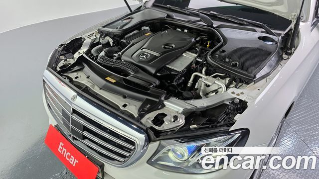 Mercedes-Benz E-Class 2020 — photo 6