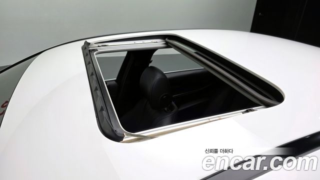Mercedes-Benz E-Class 2020 — photo 18