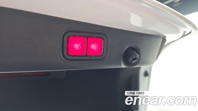 Mercedes-Benz E-Class 2020 — photo 20