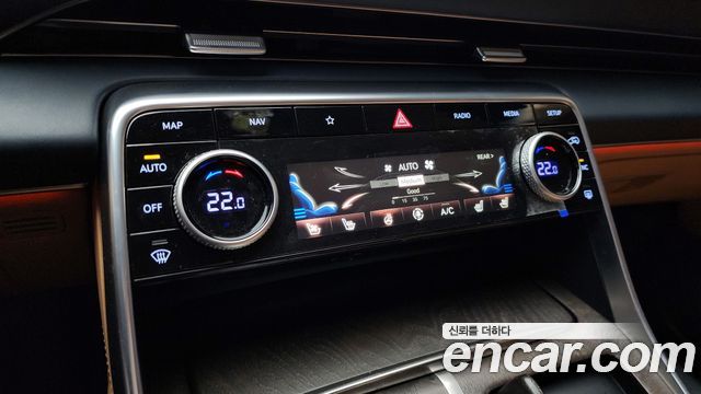 Genesis GV80 2023 — photo 16