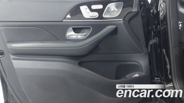Mercedes-Benz GLE-Class 2021 — photo 15