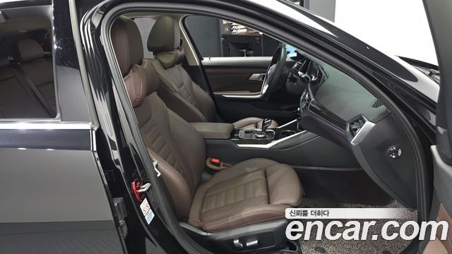 BMW 3-Series 2022 — photo 11