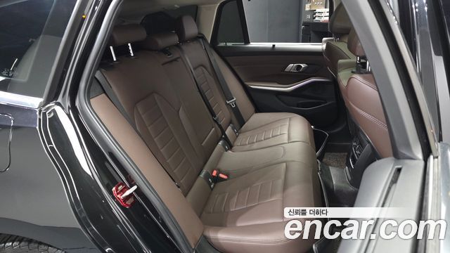 BMW 3-Series 2022 — photo 12