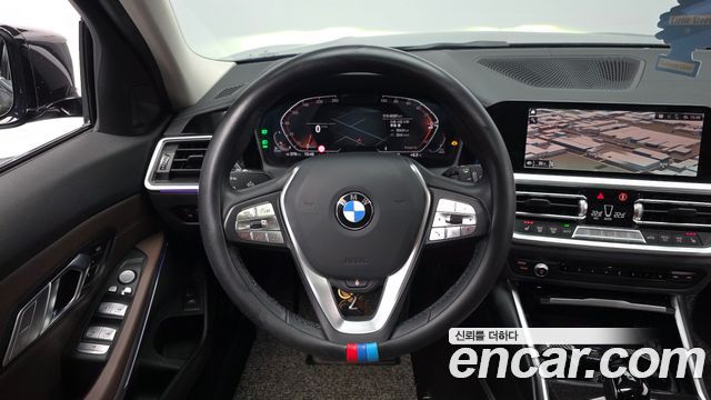 BMW 3-Series 2022 — photo 13