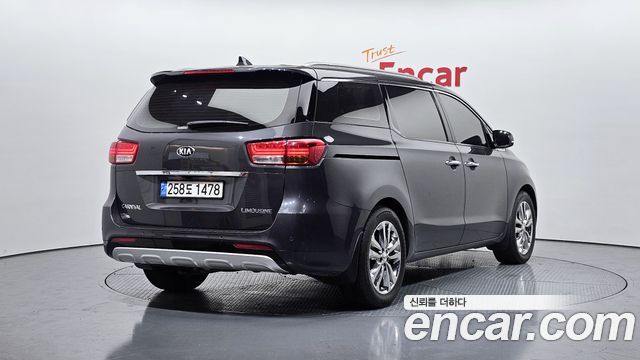 Kia Canival 2018 — photo 2