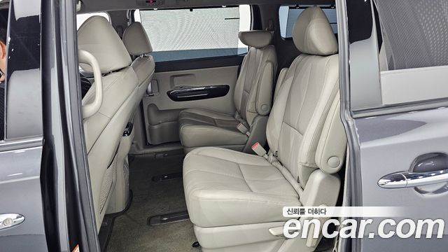 Kia Canival 2018 — photo 12