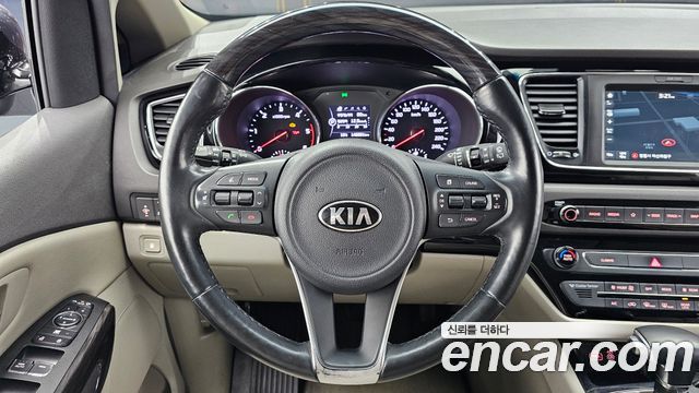 Kia Canival 2018 — photo 13