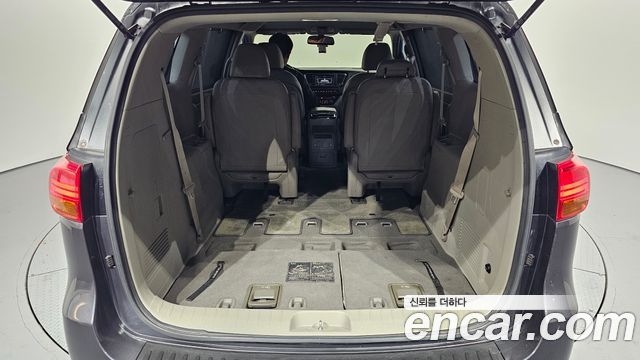 Kia Canival 2018 — photo 20