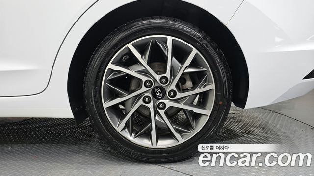 Hyundai AVANTE 2019 — photo 5
