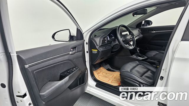 Hyundai AVANTE 2019 — photo 10
