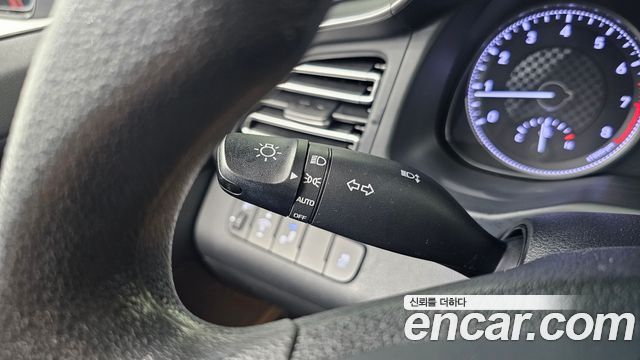 Hyundai AVANTE 2019 — photo 16