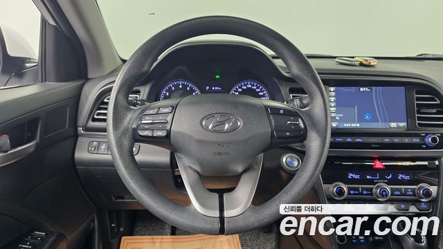 Hyundai AVANTE 2019 — photo 17