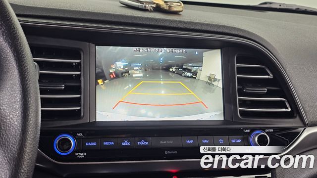 Hyundai AVANTE 2019 — photo 19