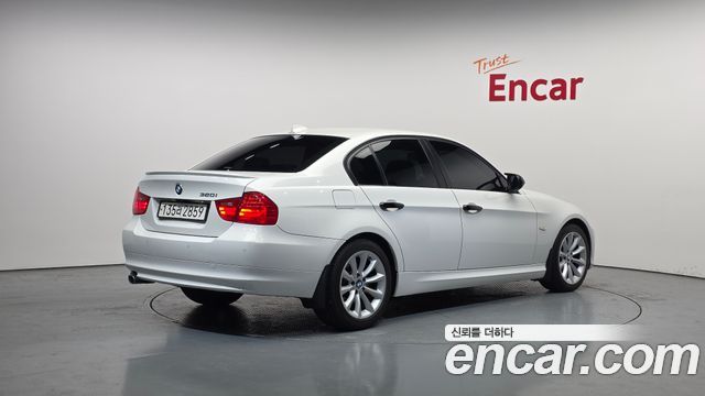 BMW 3-Series 2010 — photo 2