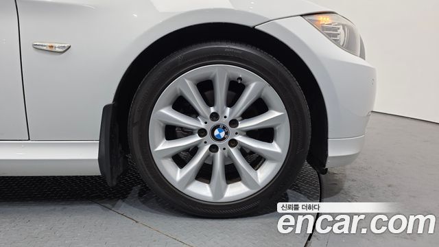BMW 3-Series 2010 — photo 5