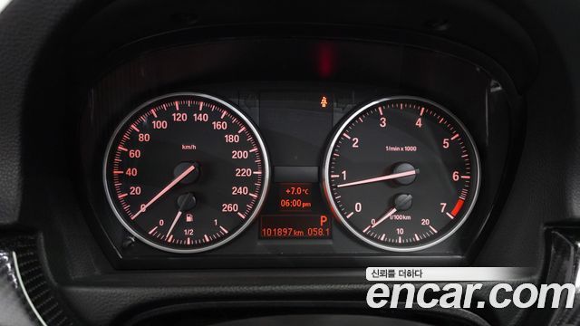 BMW 3-Series 2010 — photo 8