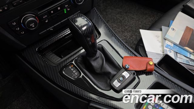 BMW 3-Series 2010 — photo 9