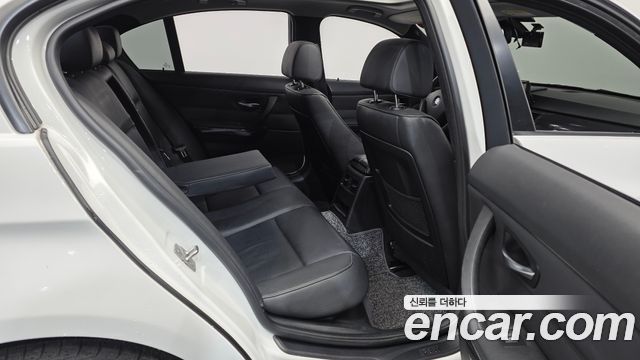 BMW 3-Series 2010 — photo 12