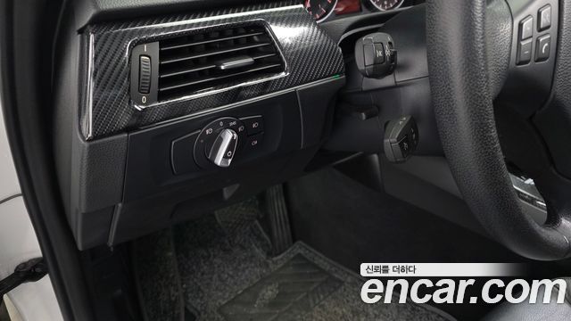 BMW 3-Series 2010 — photo 14