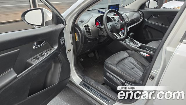 Kia Sportage 2012 — photo 11