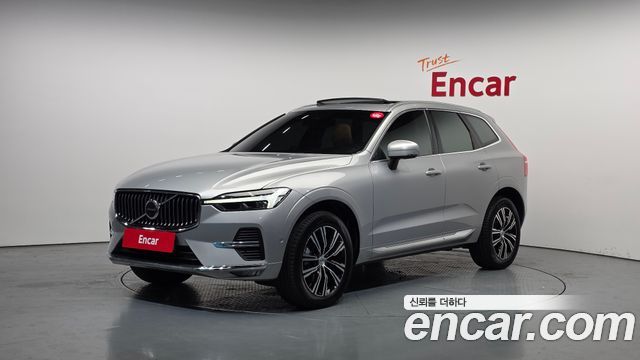 Volvo XC60 2022 — photo 1