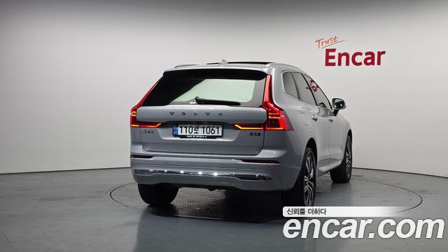 Volvo XC60 2022 — photo 4