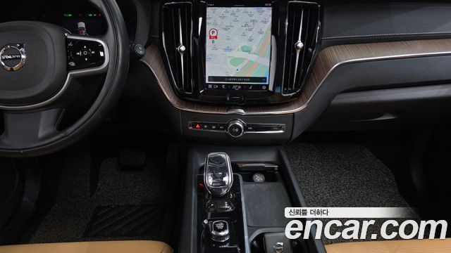 Volvo XC60 2022 — photo 15
