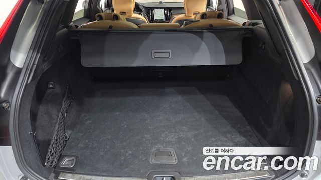 Volvo XC60 2022 — photo 20