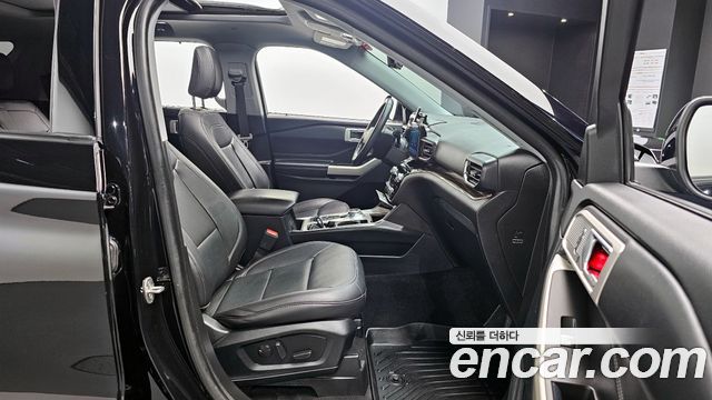 Ford Explorer 2021 — photo 10